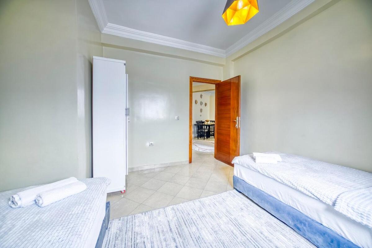 2chambre Et Salon Pres De La Et Des Commodites Apartment *